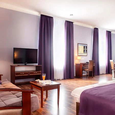 Hotel Greguar By Uhm Kiev