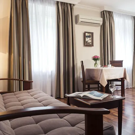 Hotel Greguar By Uhm Kiev