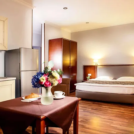 Hotel Greguar By Uhm 4*
